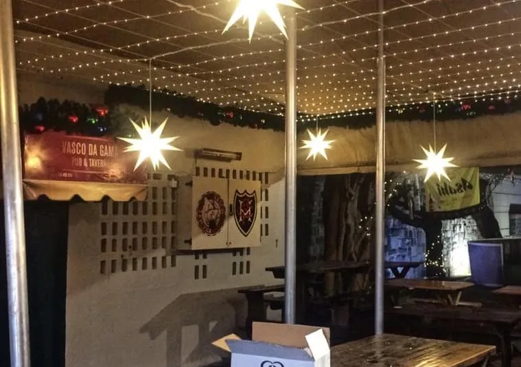 The courtyard at Vasco’s under strings of star lights